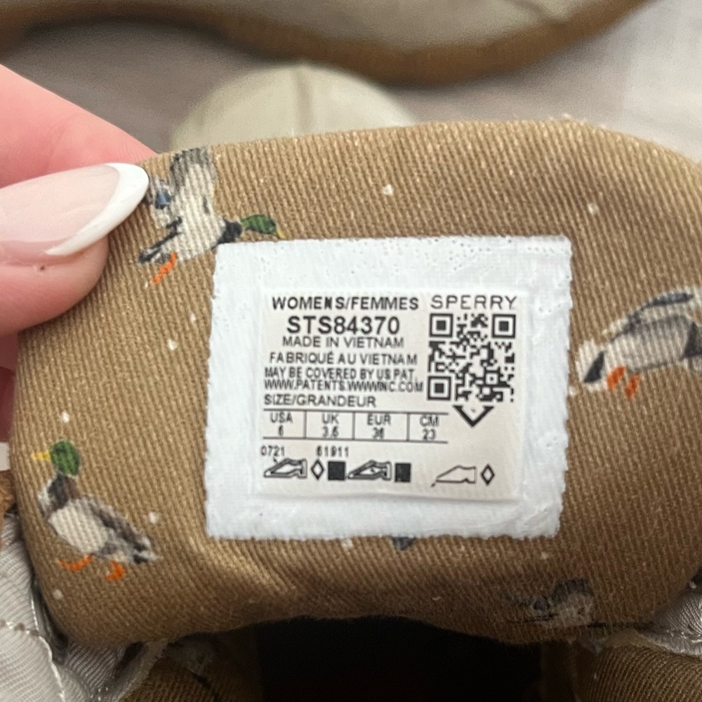 Sperry boots - Picture 3 of 4